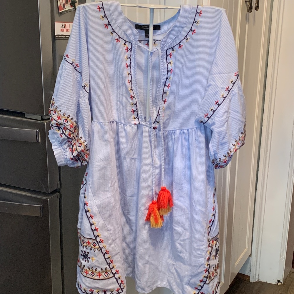 Forever 21 Contemporary large tassel peasant dress. Worn 2x